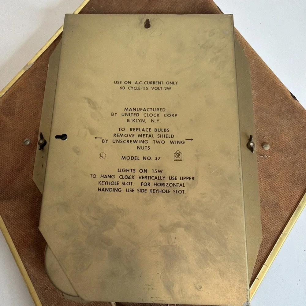 Rare United Clock Corp Model 37 Diamond Clock 23.5